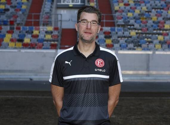 Düsseldorf, Deutschland, Offizieller Fototermin 1. Mannschaft Fortuna Düsseldorf , 2. Fußball- BL am 04.07.2016 in der Esprit Arena in Düsseldorf Mannschaftsbetreuer Oliver Paashaus (F 95)