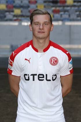 Düsseldorf, Deutschland, Offizieller Fototermin 1. Mannschaft Fortuna Düsseldorf , 2. Fußball- BL am 04.07.2016 in der Esprit Arena in Düsseldorf Marlon Ritter (F 95)