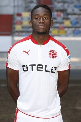 Düsseldorf, Deutschland, Offizieller Fototermin 1. Mannschaft Fortuna Düsseldorf , 2. Fußball- BL am 04.07.2016 in der Esprit Arena in Düsseldorf Maecky Ngombo (F 95)