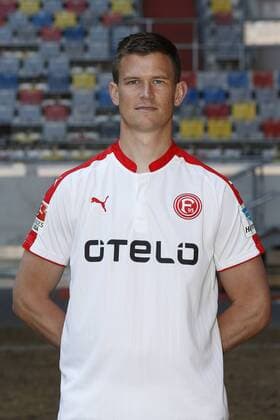 Düsseldorf, Deutschland, Offizieller Fototermin 1. Mannschaft Fortuna Düsseldorf , 2. Fußball- BL am 04.07.2016 in der Esprit Arena in Düsseldorf Alexander Madlung (F 95)