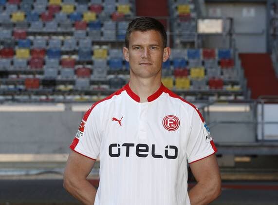 Düsseldorf, Deutschland, Offizieller Fototermin 1. Mannschaft Fortuna Düsseldorf , 2. Fußball- BL am 04.07.2016 in der Esprit Arena in Düsseldorf Alexander Madlung (F 95)