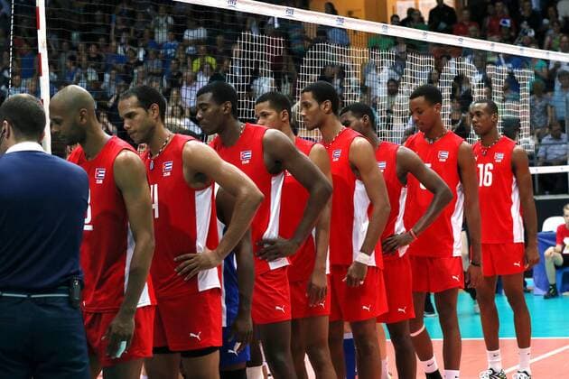 Cuba team group Mannschaftsbild Totale (CUB), JULY 2, 2016 - Volleyball : Cuban team shaking hands with the opponents after the FIVB World League 2016, Preliminary Round Group 2 match between Finland 3-1 Cuba at Tampere Ice Stadium in Tampere, Finland. From left: Rolando Cepeda, Javier Jimenez, Livan Osoria, Osniel Melgarejo, Daniel Albo, Adrian Goide, Javier Concepion, Luis Sosa. (ymja002534)
