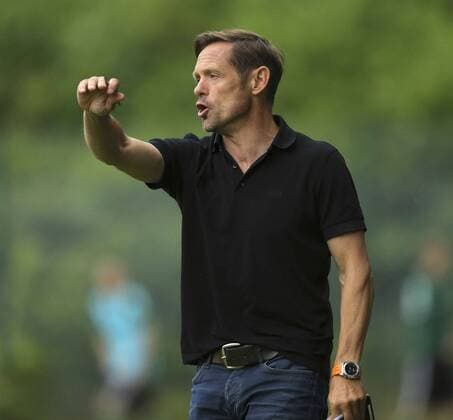 Wedels neuer Trainer Joern Grosskopf Fussball Herren Kreisliga am Mi. 29.06.2016 TuS Hemdingen-Bilsen gg. TSV Wedel