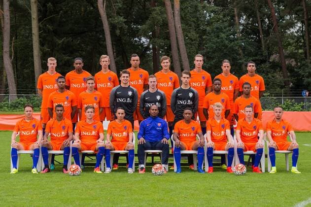 (BL-R) Mats Knoester of The Netherlands U19, Pablo Paulino Rosario of The Netherlands U19, Michel Vlap of The Netherlands U19, Jay-Roy Grot of The Netherlands U19, Sam Lammers of The Netherlands U19, Dennis van der Heijden of The Netherlands U19, Giovanni Troupe of The Netherlands U19, Laros Duarte of The Netherlands U19 (ML-R) Jurich Carolina of The Netherlands U19, Carel Eiting of The Netherlands U19, goalkeeper Rody de Boer of The Netherlands U19, goalkeeper Yanick van Osch of The Netherlands U19. goalkeeper Maarten Paes of The Netherlands U19, Deyovaiso Zeefuik of The Netherlands U19, Kenneth Paal of The Netherlands U19 (FL-R) Vince Gino Dekker of The Netherlands U19, Juninho Bacuna of The Netherlands U19, Hidde ter Avest of The Netherlands U19, Adelhak Nouri of The Netherlands U19, coach Aron Winter of The Netherlands U19, Steven Bergwijn of The Netherlands U19, Jari Schuurman of The Netherlands U19, Julian Lelieveld of The Netherlands U19, Calvin Verdonk of The Netherlands U19 during a training session of Netherlands U19 at July 5, 2016 in Heelsum, The Netherlands. Netherlands U19 Training session 2016 2017 xVIxGerritxvanxKeulenxIVx 5792197