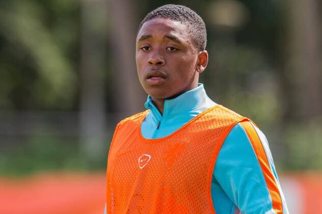 Steven Bergwijn of The Netherlands U19 during a training session of Netherlands U19 at July 5, 2016 in Heelsum, The Netherlands. Netherlands U19 Training session 2016 2017 xVIxGerritxvanxKeulenxIVx 5792213