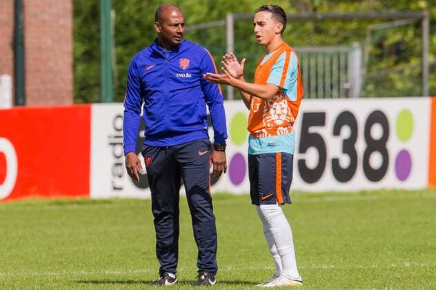 (L-R) coach Aron Winter of The Netherlands U19, Adelhak Nouri of The Netherlands U19 during a training session of Netherlands U19 at July 5, 2016 in Heelsum, The Netherlands. Netherlands U19 Training session 2016 2017 xVIxGerritxvanxKeulenxIVx 5792232