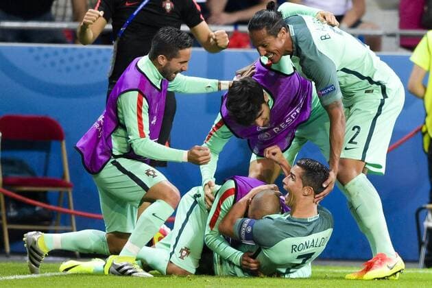 160706 Portugals Cristiano Ronaldo jublar efter 1-0 under fotbollsmatchen mellan Portugal och Wales under fotbolls-EM den 6 juli 2016 i Lyon.  Copyright: JOHANNAxLUNDBERG BB160706JL044