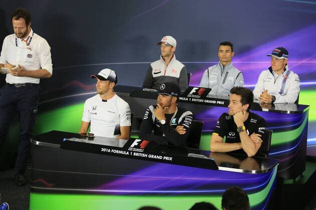 07.07.2016. Silverstone Circuit, Towester, Northants, UK. Formula 1 Grand Prix of Great Britain. Drivers press conference PK Pressekonferenz McLaren Honda & x2013; Jenson Button, Williams Martini Racing & x2013; Valtteri Bottas, Haas F1 Team & x2013; Romain Grosjean, Mercedes AMG Petronas & x2013; Lewis Hamilton, Renault F1 Team & x2013; Jolyon Palmer and Manor Racing - Pascal Wehrlein xLeannexBoonx  ActionPlus11759137