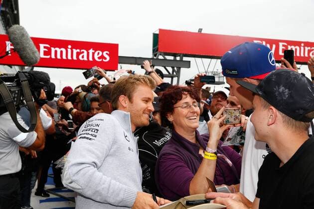 Motorsports: FIA Formula One World Championship WM Weltmeisterschaft 2016, Grand Prix of Great Britain, 6 Nico Rosberg (GER, Mercedes AMG Petronas Formula One Team), xHOCHxZWEIx