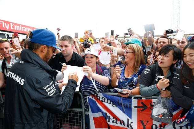 Motorsports: FIA Formula One World Championship WM Weltmeisterschaft 2016, Grand Prix of Great Britain, 44 Lewis Hamilton (GBR, Mercedes AMG Petronas Formula One Team), xHOCHxZWEIx