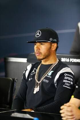 Motorsports: FIA Formula One World Championship WM Weltmeisterschaft 2016, Grand Prix of Great Britain, 44 Lewis Hamilton (GBR, Mercedes AMG Petronas Formula One Team), xHOCHxZWEIx