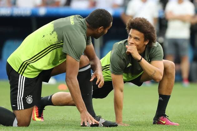 Jonathan Tah (Deutschland Germany) und Leroy Sane (Deutschland Germany) - UEFA EURO EM Europameisterschaft Fussball 2016: Deutschland vs. Frankreich, Stade Velodrome Marseille, Halbfinale M50