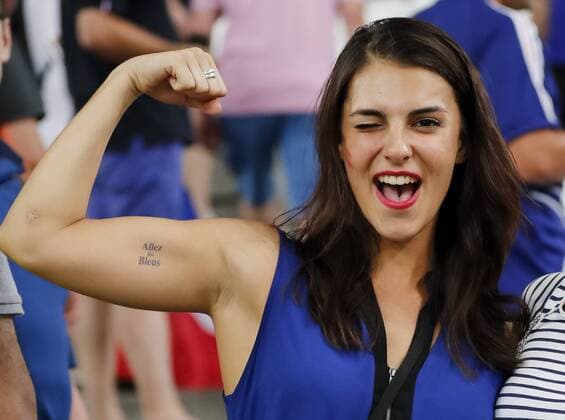 Allez les Bleus Tatauierung (fachsprachlich), Tätowierung, Tattoo, Tättowierung, Koerperschmuck, Fan, Fans, Fussballfans, supporters, spectators, Zuschauer, Jacke, Kutte, Weste, Fankurve, Schals Fanschals, Maske, Verkleidung, , junge hübsche Frau, Maedchen, sexy, aufreizend, Figur, hübsch, lacht, attraktiv, Mode, fashion, Schmuck, Tasche, Schminke, GERMANY - FRANCE 0-2 Semifinal ,Football European Championships EURO at 07 July, 2016 in Marseille, France. Fussball, Nationalteam, Halbfinale,07.07.2016, Deutschland Frankreich