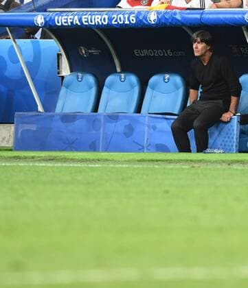 Fussball, Herren, Saison 2015 16, EM 2016 in Frankreich, Halbfinale in Marseille, Deutschland - Frankreich 0:2, Bundestrainer Joachim Löw (Deutschland) auf der Bank, 07.07. 2016,