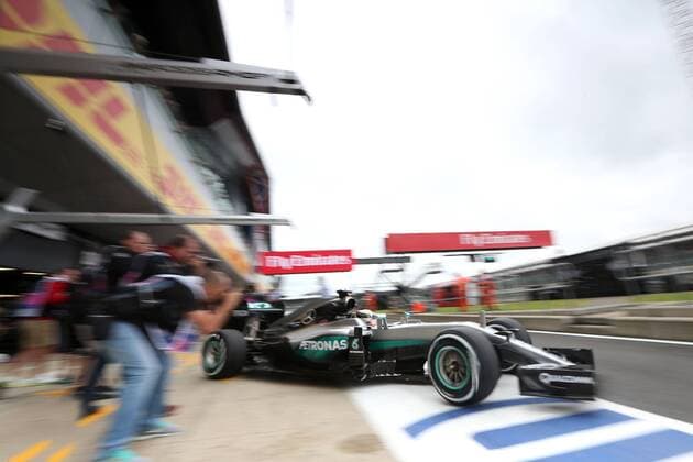 MotorSports: FIA Formula One World Championship WM Weltmeisterschaft 2016, Grand Prix of Great Britain, 44 Lewis Hamilton (GBR, Mercedes AMG Petronas Formula One Team), xHOCHxZWEIx