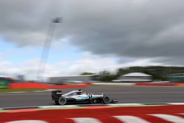 MotorSports: FIA Formula One World Championship WM Weltmeisterschaft 2016, Grand Prix of Great Britain, 44 Lewis Hamilton (GBR, Mercedes AMG Petronas Formula One Team), xHOCHxZWEIx