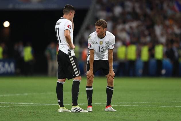 07.07.2016, Stade Velodrome, Marseille, FRA, UEFA EURO EM Europameisterschaft Fussball 2016, Deutschland vs Frankreich, Halbfinale, im Bild Julian Draxler of Germany and Thomas Mueller of Germany look dejected Julian Draxler of Germany and Thomas Mueller of Germany look dejected during semifinall match between Germany and France of the UEFA EURO 2016 France at the Stade Velodrome in Marseille, France on 2016 07 07. Marseille  EX_FOCUS_FIL  