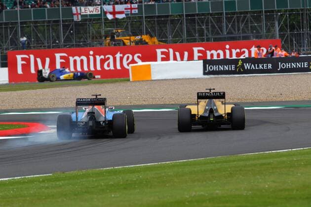 British Grand Prix, Silverstone 07 - 10 July 2016 09.07.2016 - Free Practice 3, Rio Haryanto (IDN) Manor Racing MRT05 and Kevin Magnussen (DEN) Renault F1 Team RS16 
