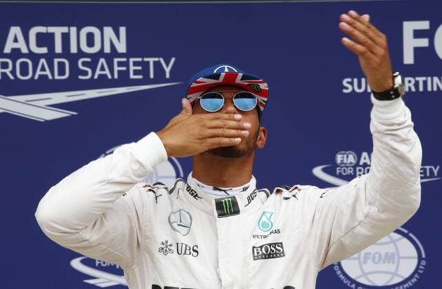 Motorsports: FIA Formula One World Championship WM Weltmeisterschaft 2016, Grand Prix of Great Britain, 44 Lewis Hamilton (GBR, Mercedes AMG Petronas Formula One Team), xHOCHxZWEIx