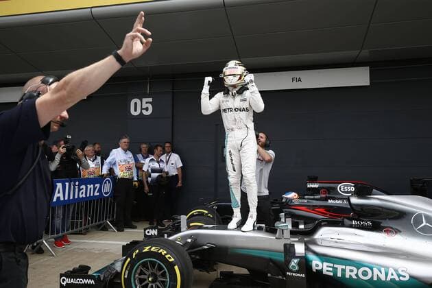 Motorsports: FIA Formula One World Championship WM Weltmeisterschaft 2016, Grand Prix of Great Britain, 44 Lewis Hamilton (GBR, Mercedes AMG Petronas Formula One Team), xHOCHxZWEIx