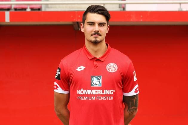 Fußball, 3. Liga, 1. FSV Mainz 05 II Porträttermin MAXIMILIAN ROSSMANN FUSSBALL, GER, 3. LIGA, PORTRAETTERMIN 2016 17, MAINZ 05 U23, MAINZ 05 II 