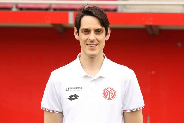 Fußball, 3. Liga, 1. FSV Mainz 05 II Porträttermin DR. TOBIAS NOWAK MANNSCHAFTSARZT FUSSBALL, GER, 3. LIGA, PORTRAETTERMIN 2016 17, MAINZ 05 U23, MAINZ 05 II 