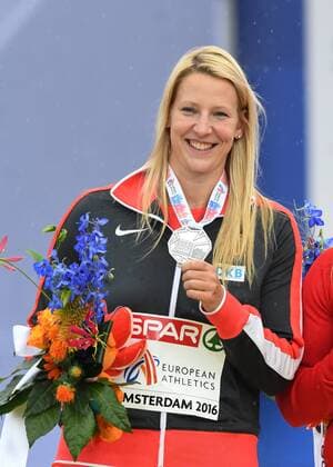 Amsterdam, Leichtathletik, Athletics, Track and Field, EAA, Leichtathletik EM Amsterdam 2016, European Championships Amsterdam, 06.07-10.07.2016, Olympiastadion Amsterdam, Julia Fischer , Diskuswurf Frauen Deutschland, Siegerehrung, Podium, Silber Medaille,