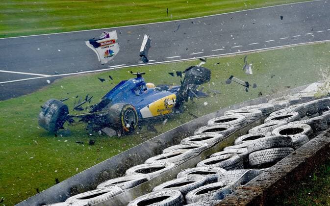 Bilder des Tages - SPORT Crash, Marcus Ericsson, Sauber, F1 Team, formula 1 GP, Great Britain in Silverstone 09.07.2016 Photo:mspb Jerry Andre Crash, Marcus Ericsson, formula 1 GP, Great Britain