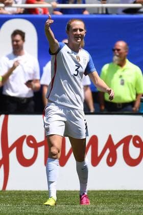 09 July 2016: United States midfielder Samantha Mewis (3) before a game between South Africa and USA at Soldier Field in Chicago, IL. (Photo by Patrick Gorski Icon Sportswire) SOCCER: JUL 09 Women s - South Africa v USA Icon09071682 EDITORIAL USE ONLY