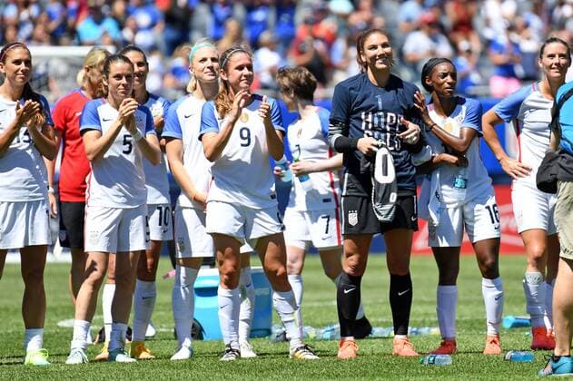 09 July 2016: United States goalkeeper Hope Solo (1) is congratulated after her victory over South Africa for her 100th shutout at Soldier Field in Chicago, IL. (Photo by Patrick Gorski Icon Sportswire) SOCCER: JUL 09 Women s - South Africa v USA Icon09071627 EDITORIAL USE ONLY