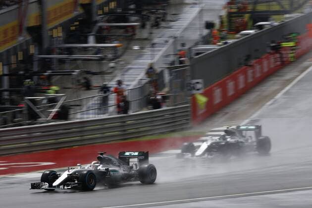 Motorsports: FIA Formula One World Championship WM Weltmeisterschaft 2016, Grand Prix of Great Britain, 44 Lewis Hamilton (GBR, Mercedes AMG Petronas Formula One Team), 6 Nico Rosberg (GER, Mercedes AMG Petronas Formula One Team), xHOCHxZWEIx