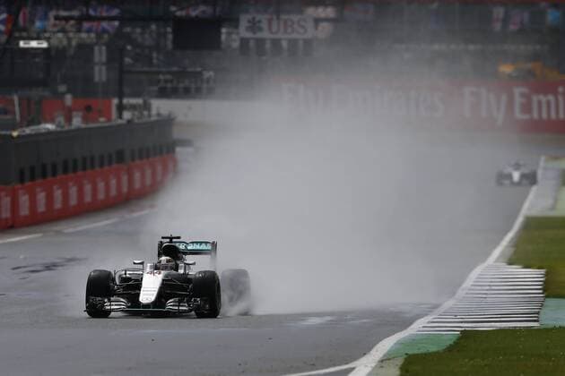 Motorsports: FIA Formula One World Championship WM Weltmeisterschaft 2016, Grand Prix of Great Britain, 44 Lewis Hamilton (GBR, Mercedes AMG Petronas Formula One Team), xHOCHxZWEIx