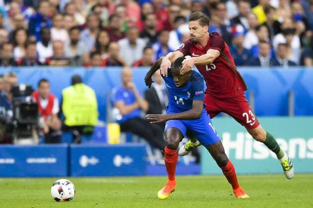Fußball, EM Finale 2016 in Paris, Portugal - Frankreich 1:0 1607010 Frankrikes Blaise Matuidi och Portugals Adrein Silva under finalen mellan Portugal och Frankrike under fotbolls-EM den 10 juli 2016 i Saint-Denis.  Copyright: JOHANNAxLUNDBERG BB160710JL031