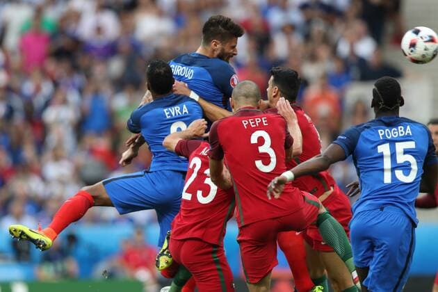 Fußball, EM Finale 2016 in Paris, Portugal - Frankreich 1:0 10.07.2016, UEFA EURO EM Europameisterschaft Nationalteam Fussball 2016, Finale, , Olivier Giroud (FRA), Portugal - France, European Football Championship  20160710lusk33