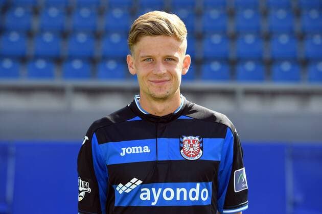 10.07.2016, Fußball, GER, 3.Liga, Portraettermin 2016 2017 FSV Frankfurt Fototermin, emspor v.l. Bentley-Baxter Bahn (FSV Frankfurt) Frankfurt am Main