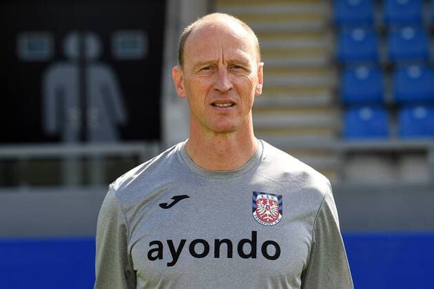 10.07.2016, Fußball, GER, 3.Liga, Portraettermin 2016 2017 FSV Frankfurt Fototermin, emspor v.l. Mannschaftsarzt Dr. Frank Fleischmann (FSV Frankfurt) Frankfurt am Main