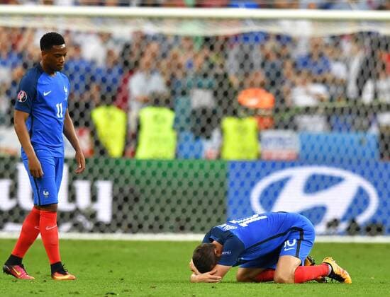 Fußball, EM Finale 2016 in Paris, Portugal - Frankreich 1:0 SOCCER - UEFA EURO EM Europameisterschaft Fussball 2016, POR vs FRA SAINT-DENIS,FRANCE,10.JUL.16 - SOCCER - UEFA European Championship EM Europameisterschaft 2016, final, international match Länderspiel Portugal vs France. Image shows the disappointment of Anthony Martial and Andre Pierre Gignac (FRA). GEPAxpictures xFlorianxErtl