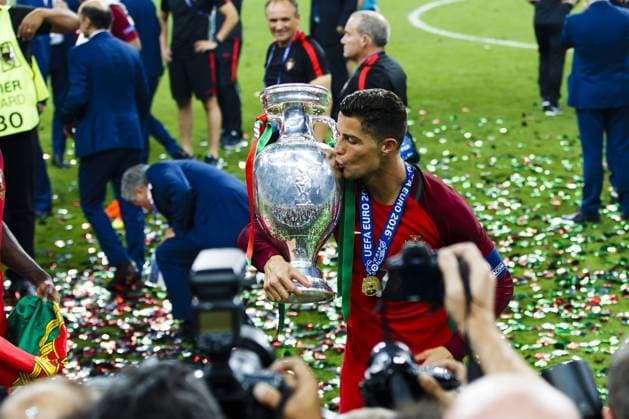 July 10 2016, UEFA EURO EM Europameisterschaft Fussball 2016, Final Portugal - France (7) Cristiano Ronaldo, (POR) kisses the trophy. IBL 