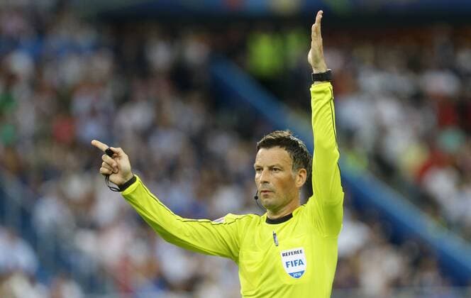 Fußball, EM Finale 2016 in Paris, Portugal - Frankreich 1:0 Paris, Fußball EM 2016 , Finale Portugal vs. Frankreich ,Schiedsrichter Mark Clattenburg ( ENG )
