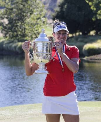 JUL 10, 2016 San Martin, CA : Brittany Lang pose with the winning trophy after the LPGA Golf Damen U.S. Women s Open Final playoff at CordeValle Golf Club San Martin, CA LPGA Golf 2016: U.S. Women s Open Final JUL 10 - ZUMAc04_