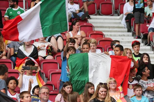11.07.2016, xjfx, Fussball Europameisterschaft 2016 U19 (U 19), Deutschland - Italien, emspor v.l. Italien Fans,Stimmung, Schals, Trikots, Emotionens Stuttgart