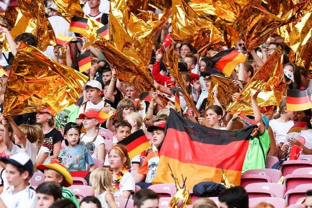 11.07.2016, xjfx, Fussball Europameisterschaft 2016 U19 (U 19), Deutschland - Italien, emspor v.l. Deutschland Fans,Stimmung, Schals, Trikots, Emotionen Stuttgart