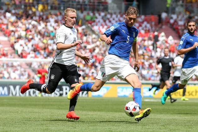 11.07.2016, xjfx, Fussball Europameisterschaft 2016 U19 (U 19), Deutschland - Italien, emspor v.l. Philipp Ochs (Deutschland),Filippo Romagna (Italien),Zweikampf, Action, Aktion, Battles for the Ball Stuttgart
