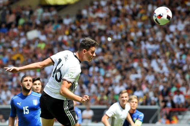 GER, UEFA U19 (U 19) EURO 2016, Vorrunde, Deutschland (GER) vs Italien (ITA) 11.07.2016, Mercedes Benz Arena, Stuttgart, GER, UEFA U19 (U 19) EURO 2016, First Round, Deutschland (GER) vs Italien (ITA), picture shows im Bild: Janni Serra ( 16, Deutschland Germany (GER)) beim Kopfball Foto © nordphoto Fabisch nordphotox xFabisch