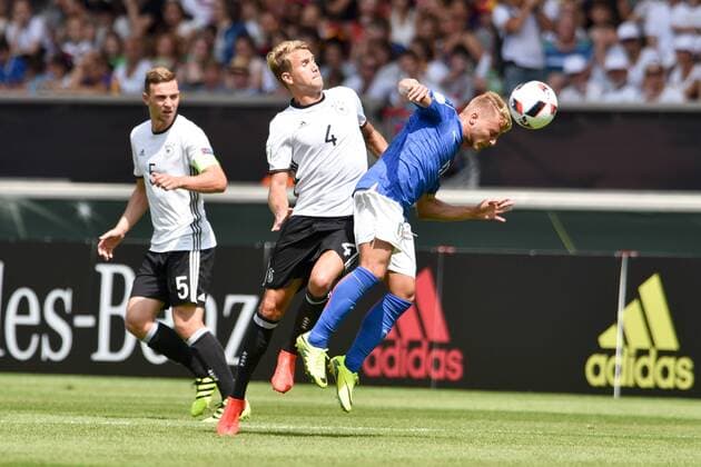 GER, UEFA U19 (U 19) EURO 2016, Vorrunde, Deutschland (GER) vs Italien (ITA) 11.07.2016, Mercedes Benz Arena, Stuttgart, GER, UEFA U19 (U 19) EURO 2016, First Round, Deutschland (GER) vs Italien (ITA), picture shows im Bild: Lukas Boeder ( 4, Deutschland Germany (GER)) gegen Giuseppe Panico ( 17, Italien Italy (ITA) Foto © nordphoto Fabisch nordphotox xFabisch