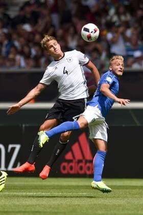 GER, UEFA U19 (U 19) EURO 2016, Vorrunde, Deutschland (GER) vs Italien (ITA) 11.07.2016, Mercedes Benz Arena, Stuttgart, GER, UEFA U19 (U 19) EURO 2016, First Round, Deutschland (GER) vs Italien (ITA), picture shows im Bild: Lukas Boeder ( 4, Deutschland Germany (GER)) gegen Giuseppe Panico ( 17, Italien Italy (ITA) Foto © nordphoto Fabisch nordphotox xFabisch