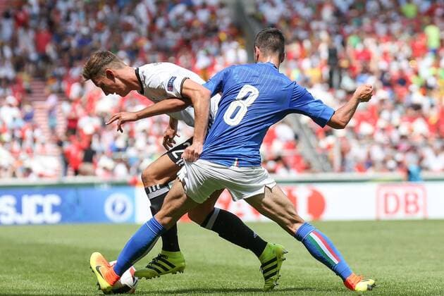 11.07.2016, xjfx, Fussball Europameisterschaft 2016 U19 (U 19), Deutschland - Italien, emspor v.l. Phil Neumann (Deutschland),Alberto Picchi (Italien),Zweikampf, Action, Aktion, Battles for the Ball Stuttgart