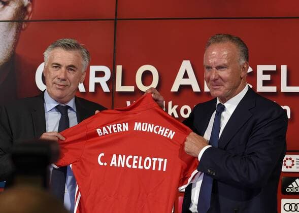 11.07.2016, Fussball 1. Liga 2016 2017, FC Bayern München, Pressekonferenz des neuen Trainers Carlo Ancelotti (Bayern München). v.l. Trainer Carlo Ancelotti (Bayern München) und Vorstandsvorsitzender Karl-Heinz Rummenigge (FC Bayern München) 