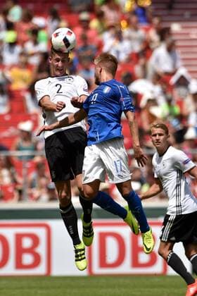 GER, UEFA U19 (U 19) EURO 2016, Vorrunde, Deutschland (GER) vs Italien (ITA) 11.07.2016, Mercedes Benz Arena, Stuttgart, GER, UEFA U19 (U 19) EURO 2016, First Round, Deutschland (GER) vs Italien (ITA), picture shows im Bild: Phil Neumann ( 2, Deutschland Germany (GER)) gegen Giuseppe Panico ( 17, Italien Italy (ITA) Foto © nordphoto Fabisch nordphotox xFabisch