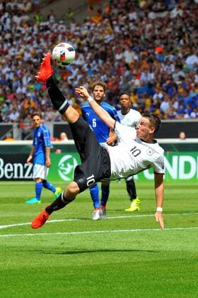 Max Besuschkow (GER, VfB Stuttgart). Deutschland, Stuttgart: Fussball, UEFA U19 (U 19) Chapionship: Deutschland vs Italien am 11.07.2016, Mercedes-Benz Arena.